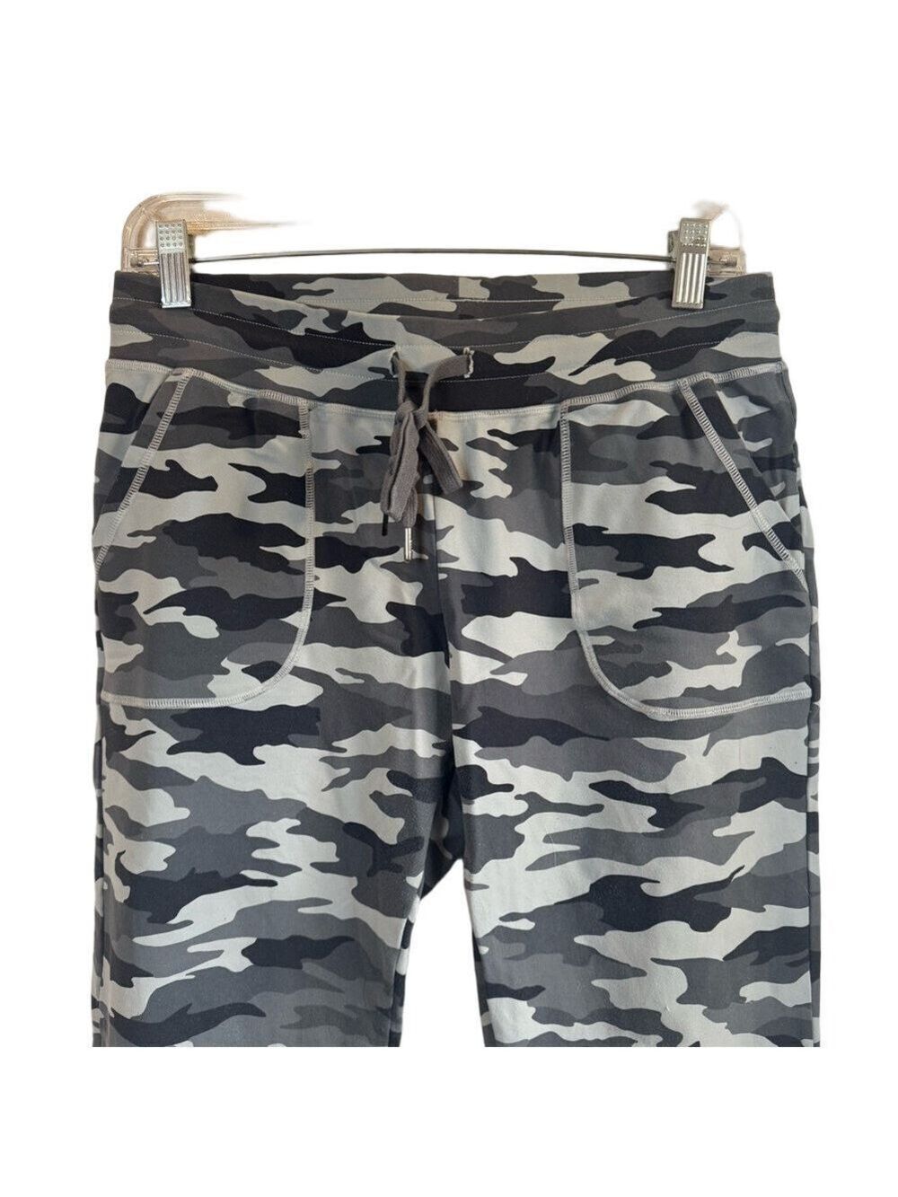 ZYIA ACTIVE ‘Unwind ‘ Joggers White Snow Camo - Picture 4 of 13